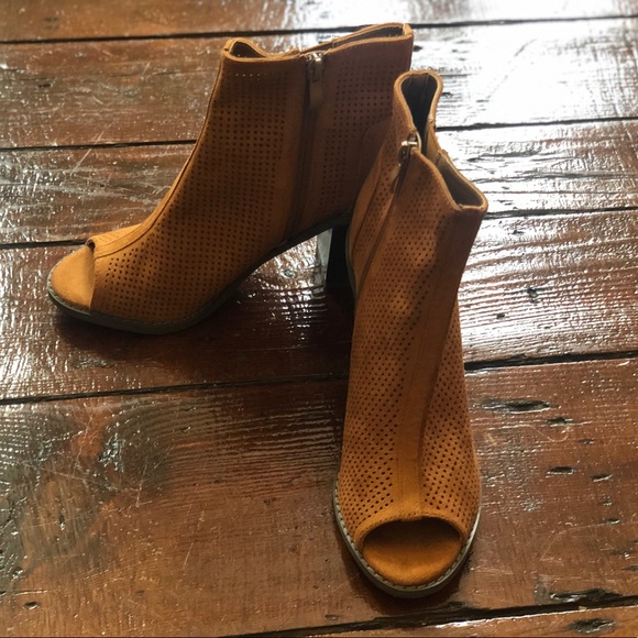 Peep Toe Boots Size 7 - Picture 2 of 4